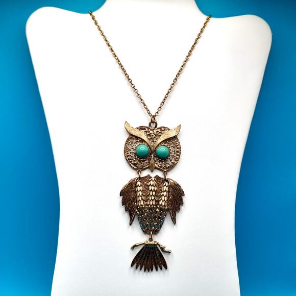 Vintage Articulated Owl Necklace, Green Cabochon Eyes, 1960s 1970s Jewelry - Picture 2 of 11